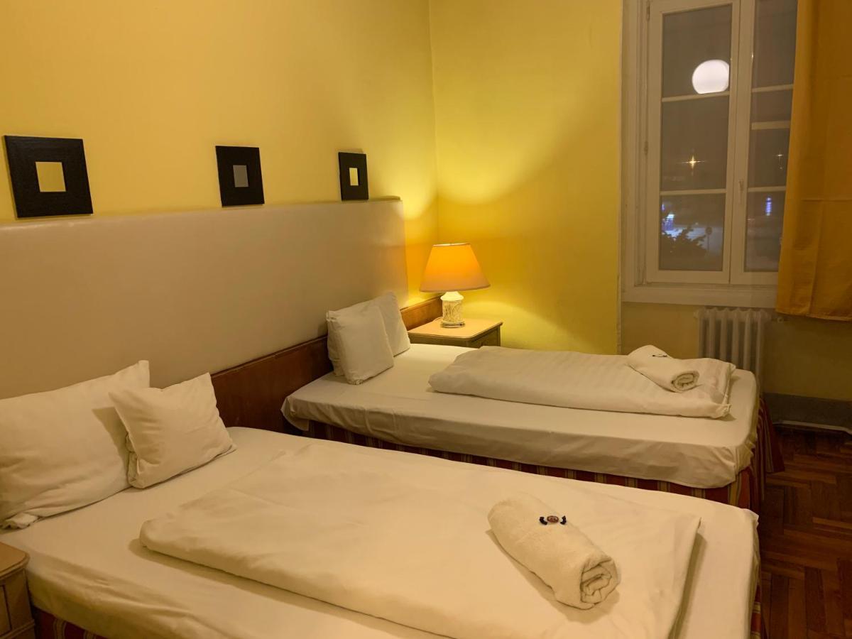 Hotel Omnibusz Budapesta Exterior foto